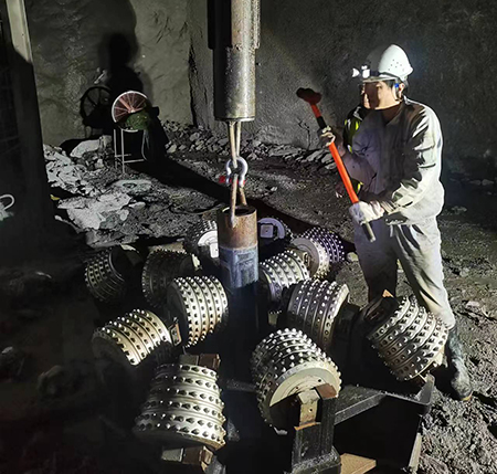 内蒙古反井钻机施工队