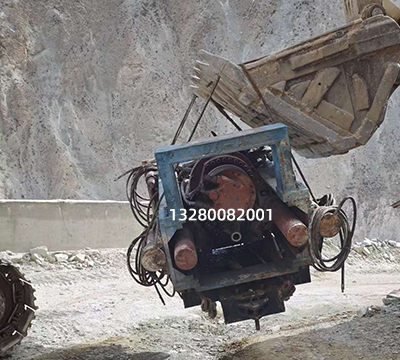 反井钻机设备已顺利运抵四川